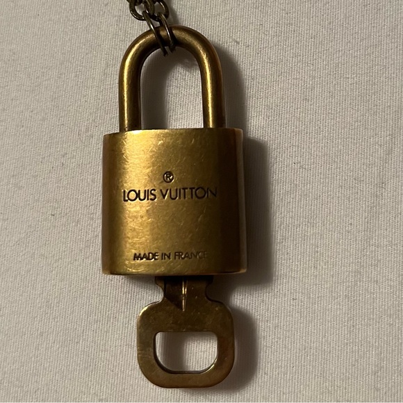 Necklace with authentic Louis Vuitton Lock and Key - Picture 3 of 3